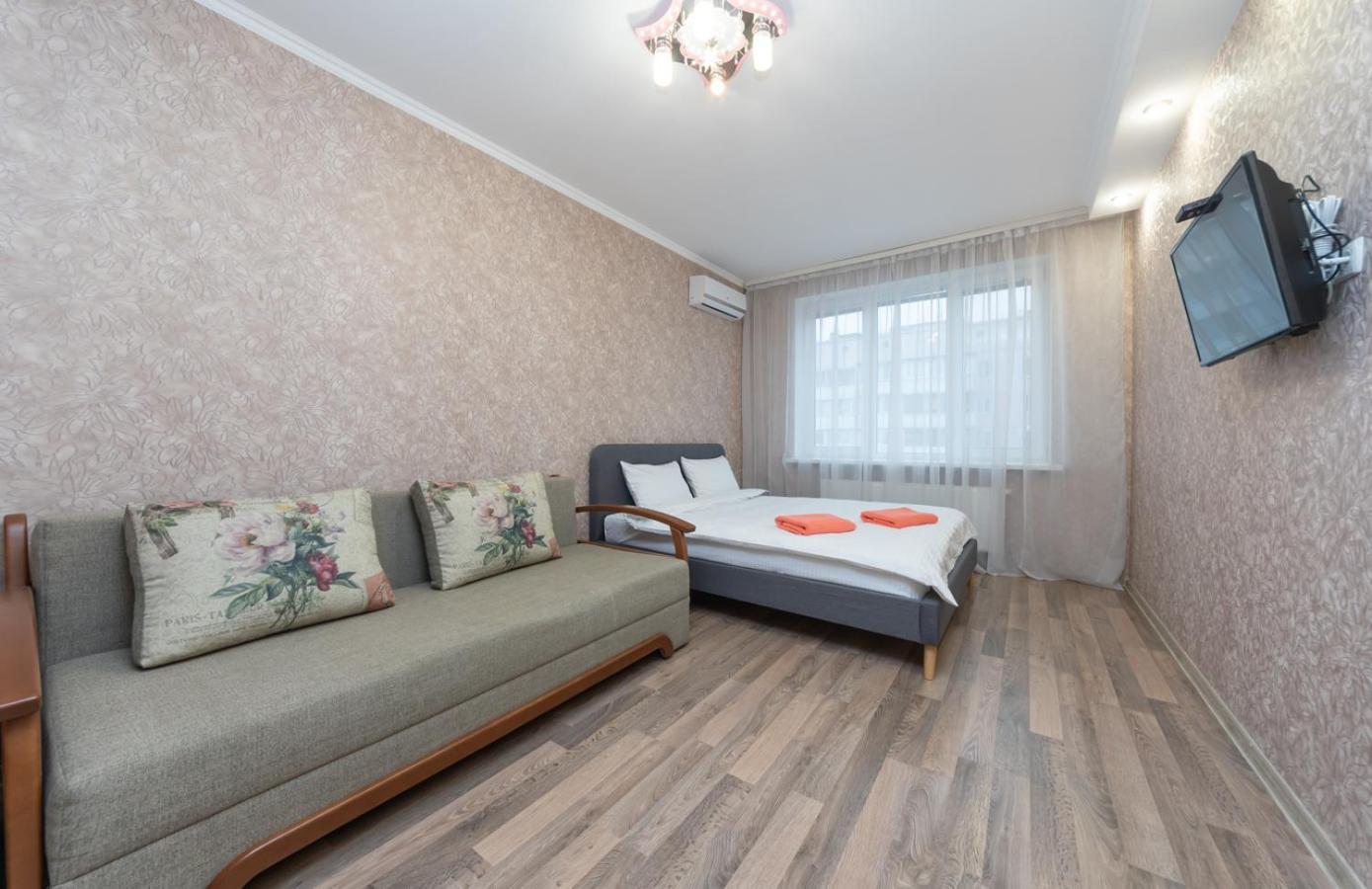 Apartments Near Poznyaki Station Киев Экстерьер фото